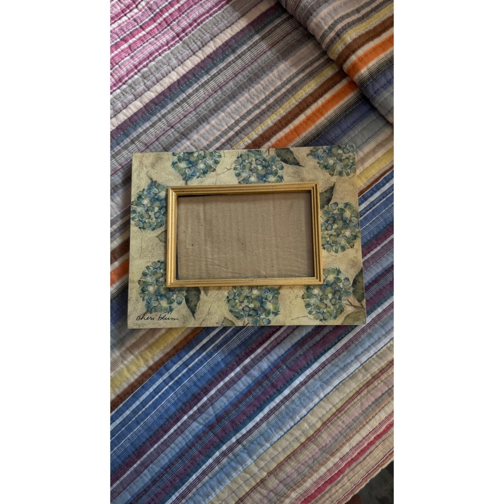 Fetco Cheri Blum Blue Hydrangea Floral Picture‎ Frame Gold Trim 4x6 Horizontal